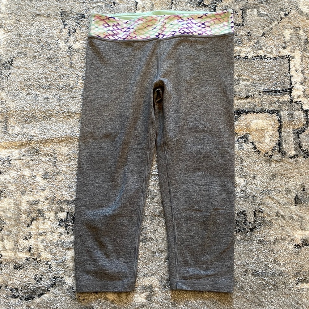 Ivivva by Lululemon Capri Pants